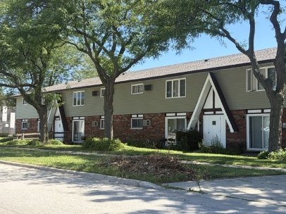 1735 Longview Road, exterior